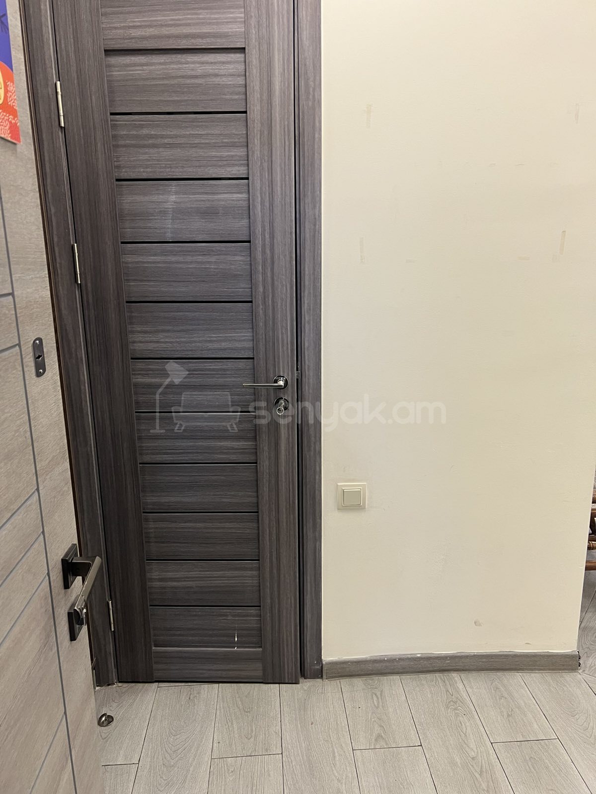 1 Սենյականոց Բնակարան Քարե Շենքում, 42քմ, 2/5 հարկ, Կապիտալ Վերանորոգված