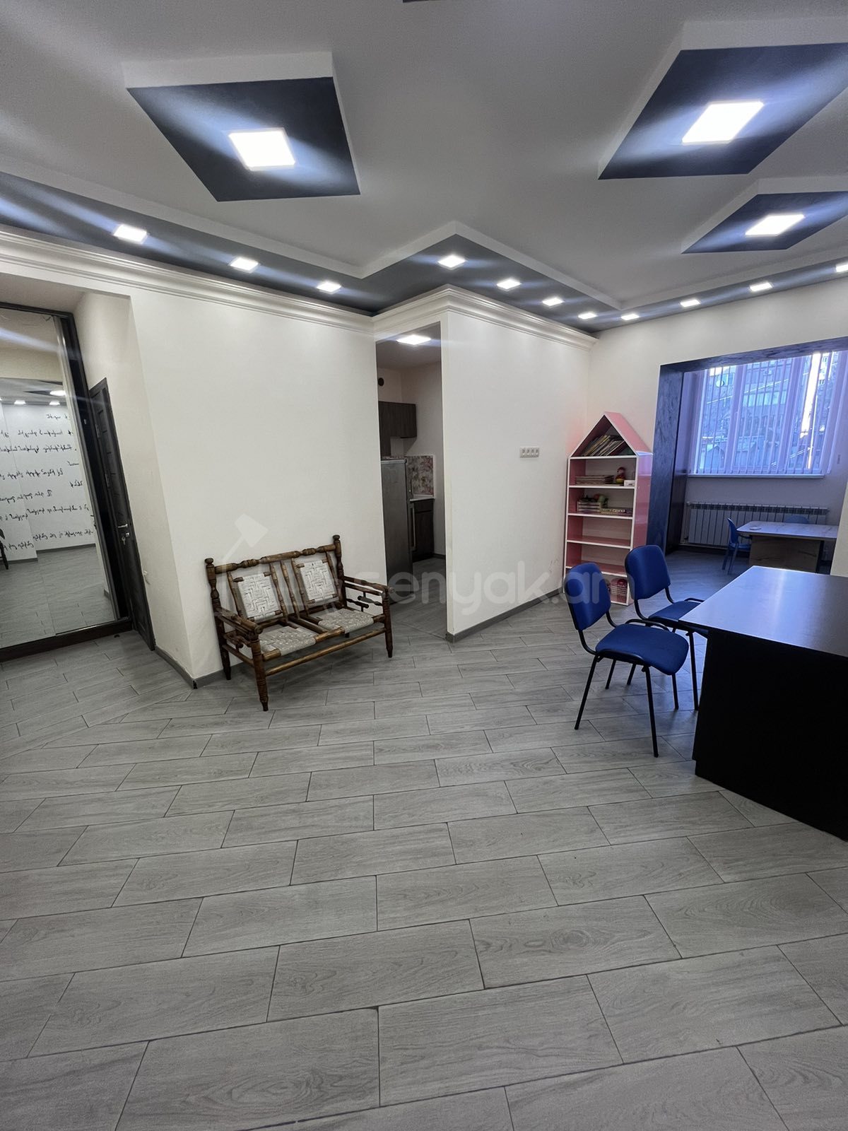 1 Սենյականոց Բնակարան Քարե Շենքում, 42քմ, 2/5 հարկ, Կապիտալ Վերանորոգված