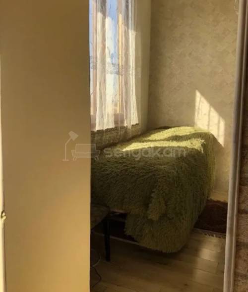 3 Սենյականոց Բնակարան Քարե Շենքում, 100քմ, 5/5 հարկ, Կոսմետիկ Վերանորոգված