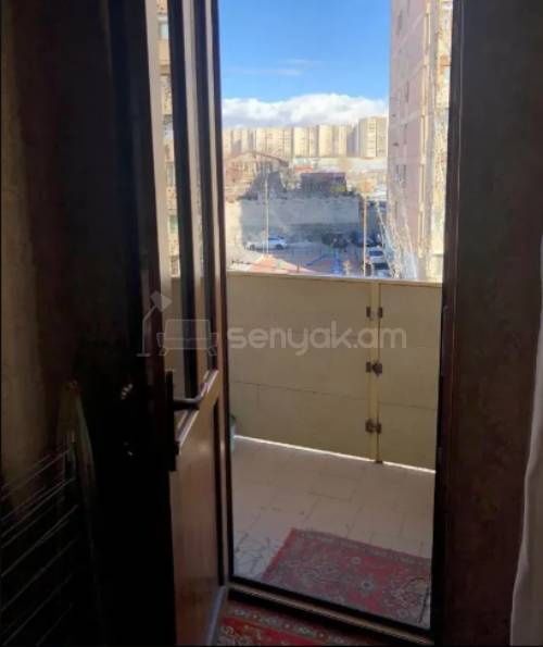 3 Սենյականոց Բնակարան Քարե Շենքում, 100քմ, 5/5 հարկ, Կոսմետիկ Վերանորոգված