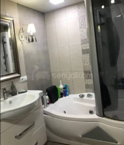 3 Սենյականոց Բնակարան Քարե Շենքում, 100քմ, 5/5 հարկ, Կոսմետիկ Վերանորոգված