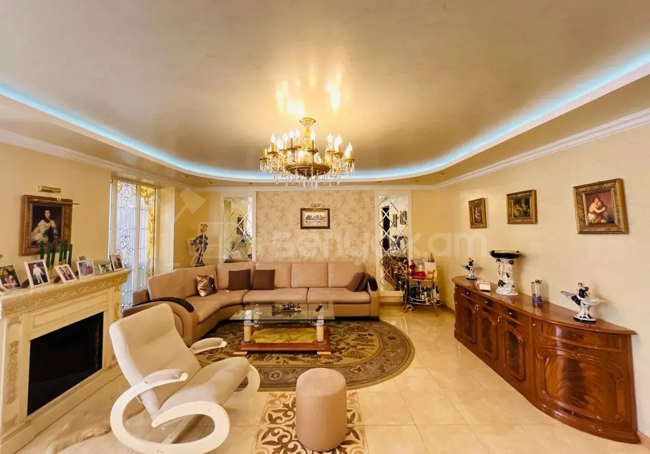6 Սենյականոց Բնակարան Քարե Շենքում, 193քմ, 5/5 հարկ, Կապիտալ Վերանորոգված