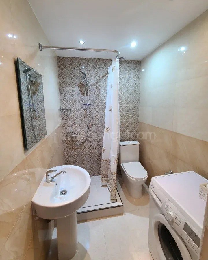 2 Սենյականոց Բնակարան Նորակառույցում, 40քմ, 8/8 հարկ, Կապիտալ Վերանորոգված