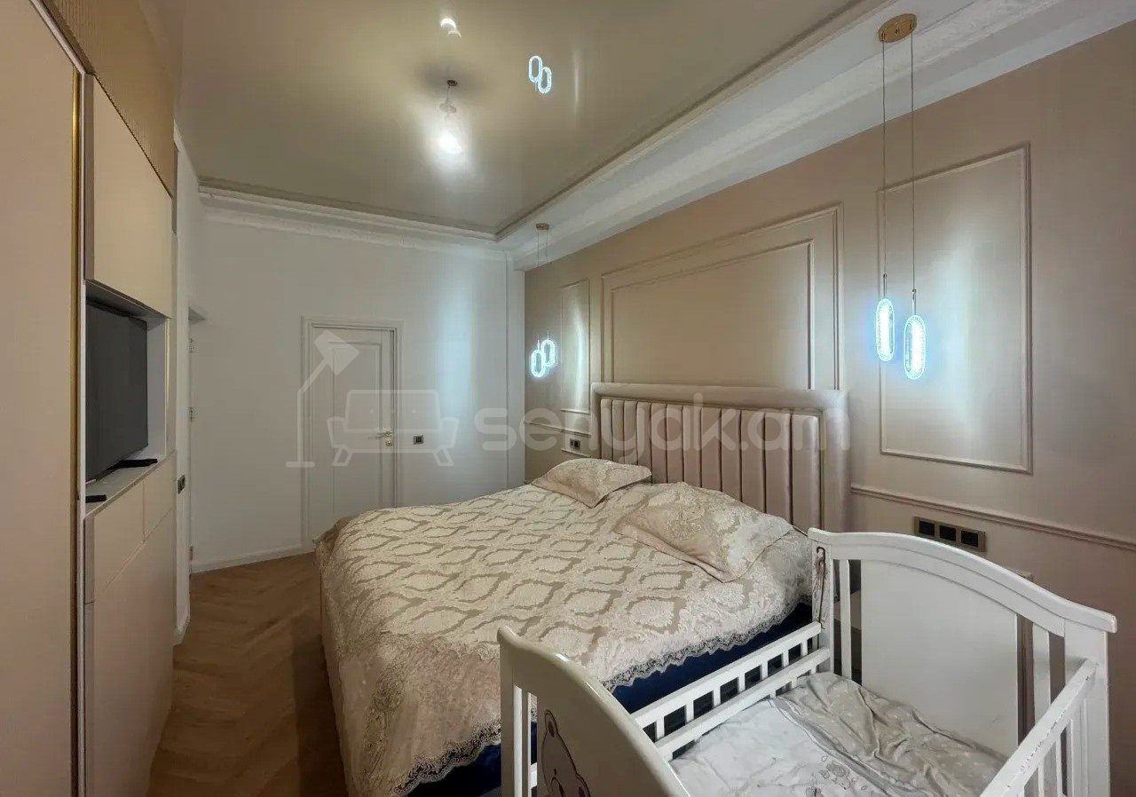 4 Սենյականոց Բնակարան Նորակառույցում, 124քմ, 8/9 հարկ, Դիզայներական Վերանորոգված