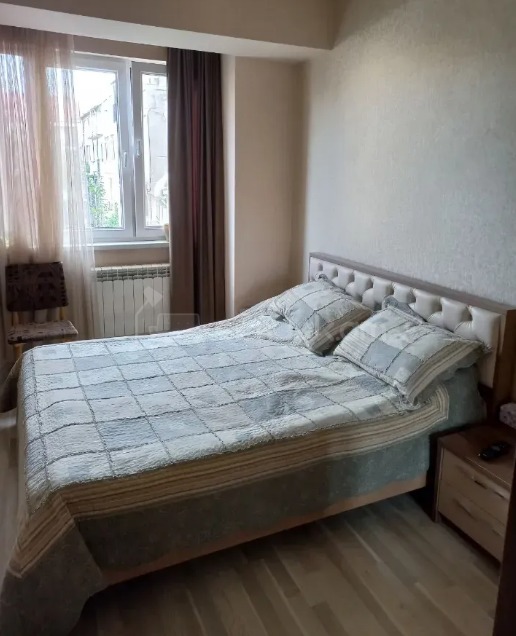 4 Սենյականոց Բնակարան Քարե Շենքում, 93քմ, 2/5 հարկ, Կապիտալ Վերանորոգված