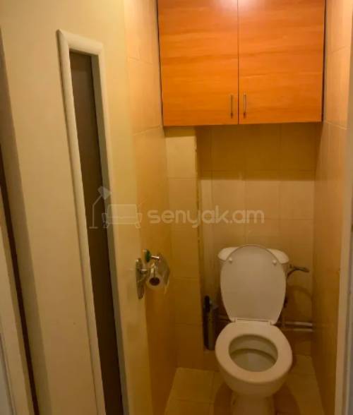 3 Սենյականոց Բնակարան Քարե Շենքում, 60քմ, 5/5 հարկ, Կոսմետիկ Վերանորոգված