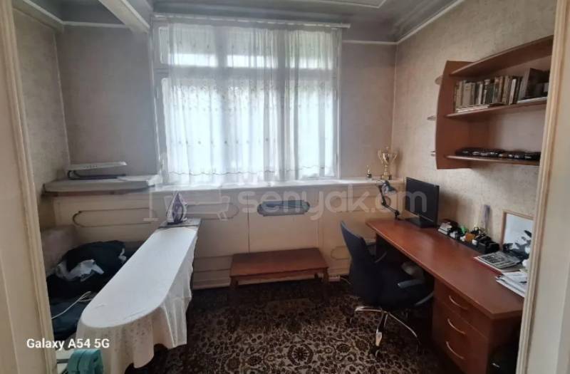 5 Սենյականոց Բնակարան Քարե Շենքում, 109քմ, 1/5 հարկ, Կապիտալ Վերանորոգված