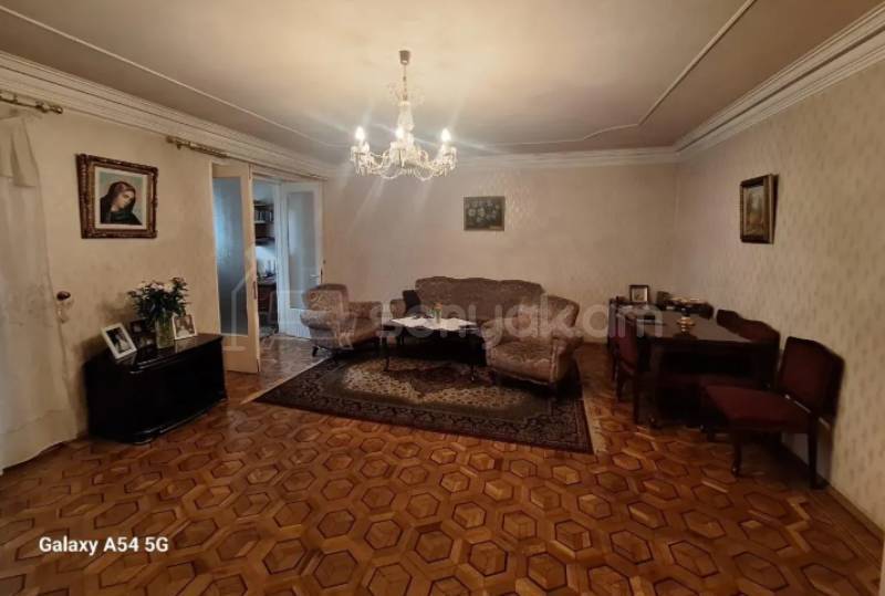 5 Սենյականոց Բնակարան Քարե Շենքում, 109քմ, 1/5 հարկ, Կապիտալ Վերանորոգված