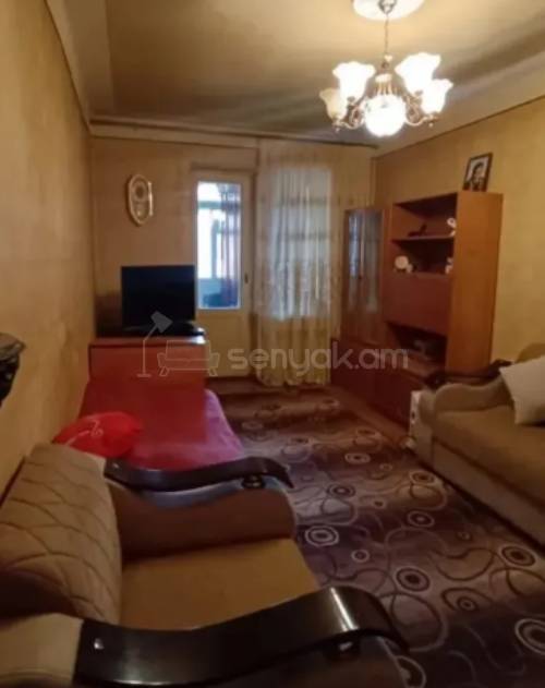 2 Սենյականոց Բնակարան Քարե Շենքում, 52քմ, 5/5 հարկ, Կոսմետիկ Վերանորոգված