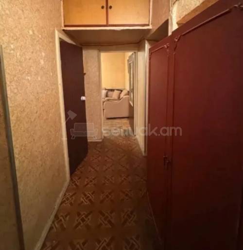 2 Սենյականոց Բնակարան Քարե Շենքում, 52քմ, 5/5 հարկ, Կոսմետիկ Վերանորոգված