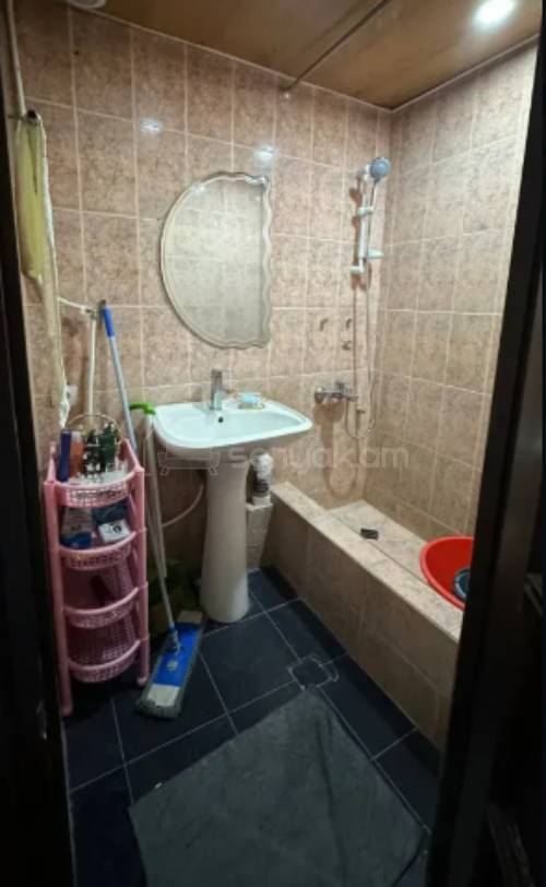 3 Սենյականոց Բնակարան Քարե Շենքում, 68քմ, 4/5 հարկ, Կապիտալ Վերանորոգված