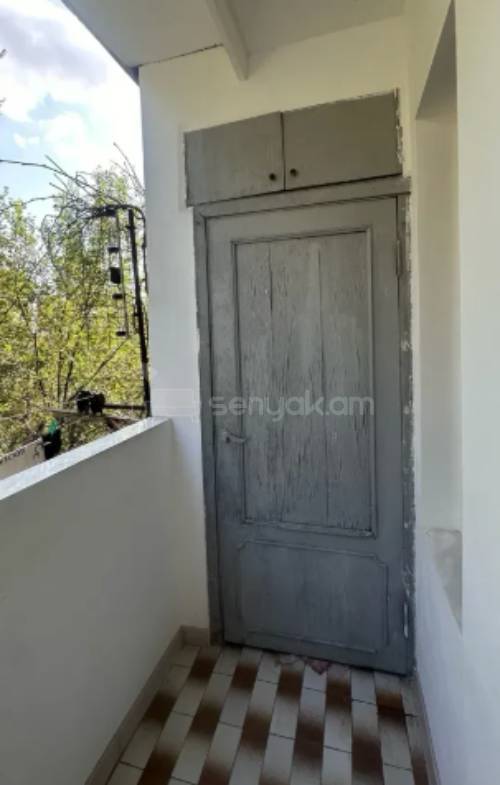 3 Սենյականոց Բնակարան Քարե Շենքում, 68քմ, 4/5 հարկ, Կապիտալ Վերանորոգված