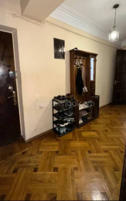 3 Սենյականոց Բնակարան Քարե Շենքում, 68քմ, 4/5 հարկ, Կապիտալ Վերանորոգված