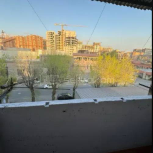 3 Սենյականոց Բնակարան Քարե Շենքում, 82քմ, 4/5 հարկ, Կապիտալ Վերանորոգված