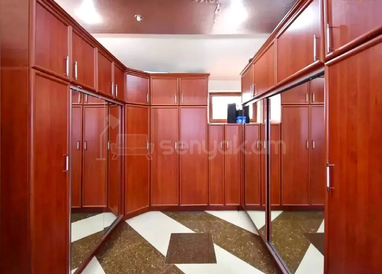 6 Սենյականոց Բնակարան Նորակառույցում, 204քմ, 8/8 հարկ, Կապիտալ Վերանորոգված
