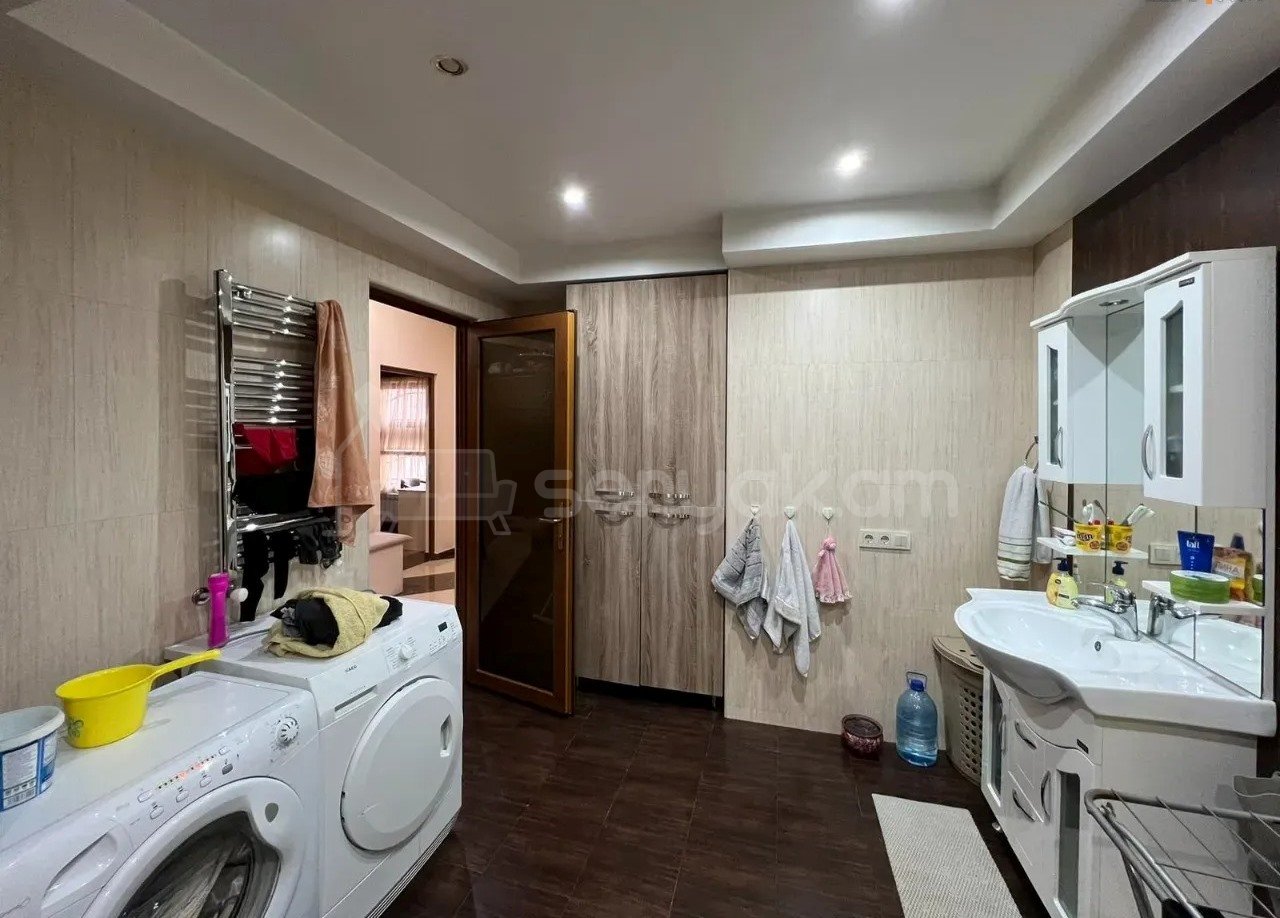 6 Սենյականոց Բնակարան Նորակառույցում, 204քմ, 8/8 հարկ, Կապիտալ Վերանորոգված
