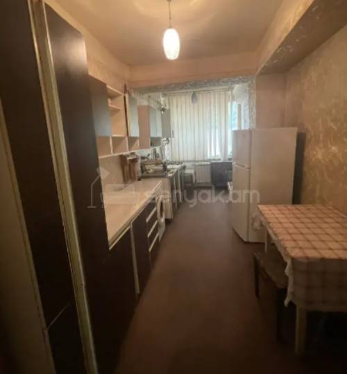 3 Սենյականոց Բնակարան, 82քմ, 1/4 հարկ, Կոսմետիկ Վերանորոգված