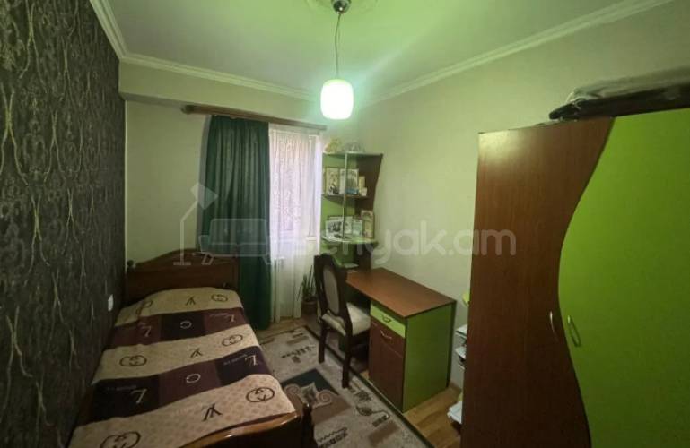 4 Սենյականոց Բնակարան, 90քմ, 2/9 հարկ, Կապիտալ Վերանորոգված