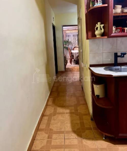 3 Սենյականոց Բնակարան Քարե Շենքում, 80քմ, 4/4 հարկ, Կապիտալ Վերանորոգված