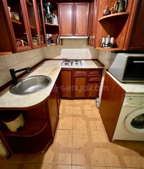 3 Սենյականոց Բնակարան Քարե Շենքում, 80քմ, 4/4 հարկ, Կապիտալ Վերանորոգված