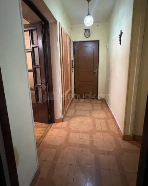 3 Սենյականոց Բնակարան Քարե Շենքում, 80քմ, 4/4 հարկ, Կապիտալ Վերանորոգված