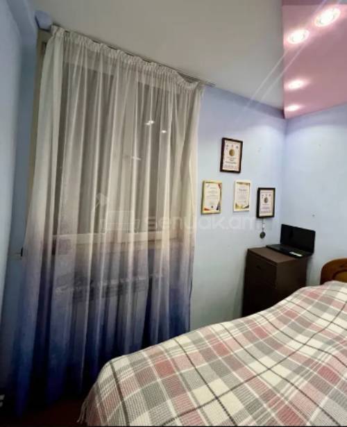 3 Սենյականոց Բնակարան Քարե Շենքում, 80քմ, 4/4 հարկ, Կապիտալ Վերանորոգված