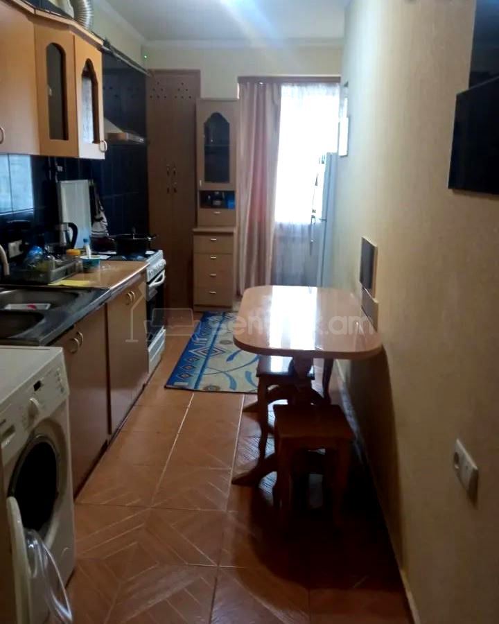 4 Սենյականոց Բնակարան, 92քմ, 8/9 հարկ, Նորմալ Վիճակում