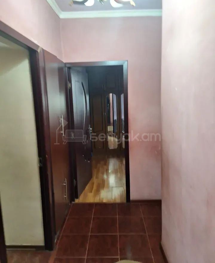 4 Սենյականոց Բնակարան Քարե Շենքում, 85քմ, 1/5 հարկ, Կապիտալ Վերանորոգված