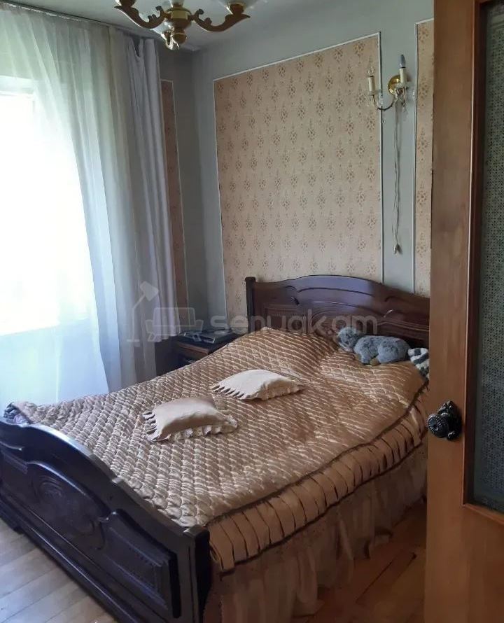3 Սենյականոց Բնակարան Քարե Շենքում, 82քմ, 4/5 հարկ, Նորմալ Վիճակում