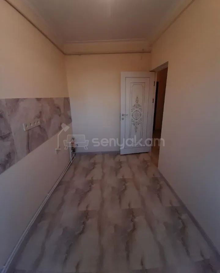 2 Սենյականոց Բնակարան, 40քմ, 5/9 հարկ, Կապիտալ Վերանորոգված