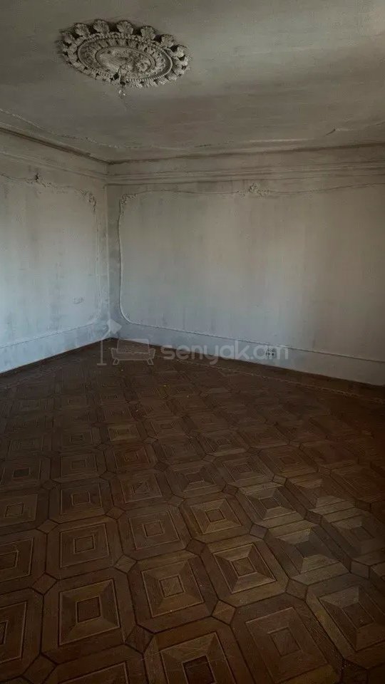 4 Սենյականոց Բնակարան, 100քմ, 13/16 հարկ, Պետական Վիճակում