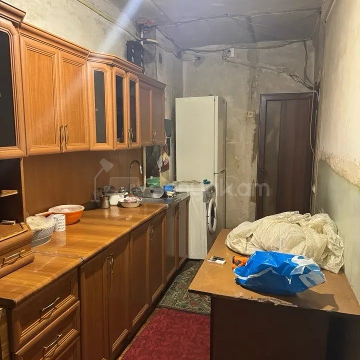 3 Սենյականոց Բնակարան, 74քմ, 1/9 հարկ, Պետական Վիճակում