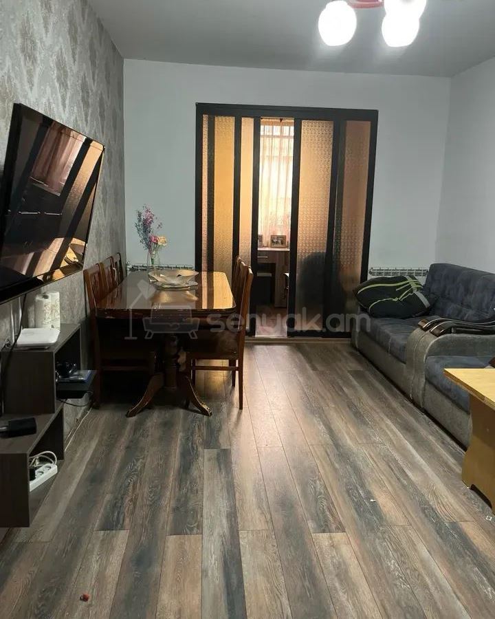 4 Սենյականոց Բնակարան, 74քմ, 1/5 հարկ, Կոսմետիկ Վերանորոգված