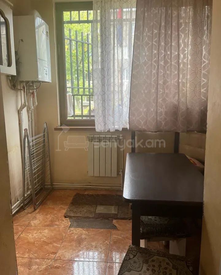 4 Սենյականոց Բնակարան, 74քմ, 1/5 հարկ, Կոսմետիկ Վերանորոգված