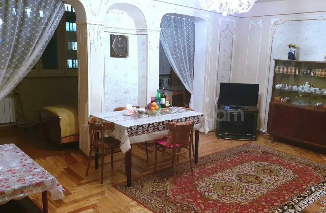 6 Սենյականոց Բնակարան, 96քմ, 4/9 հարկ, Կապիտալ Վերանորոգված
