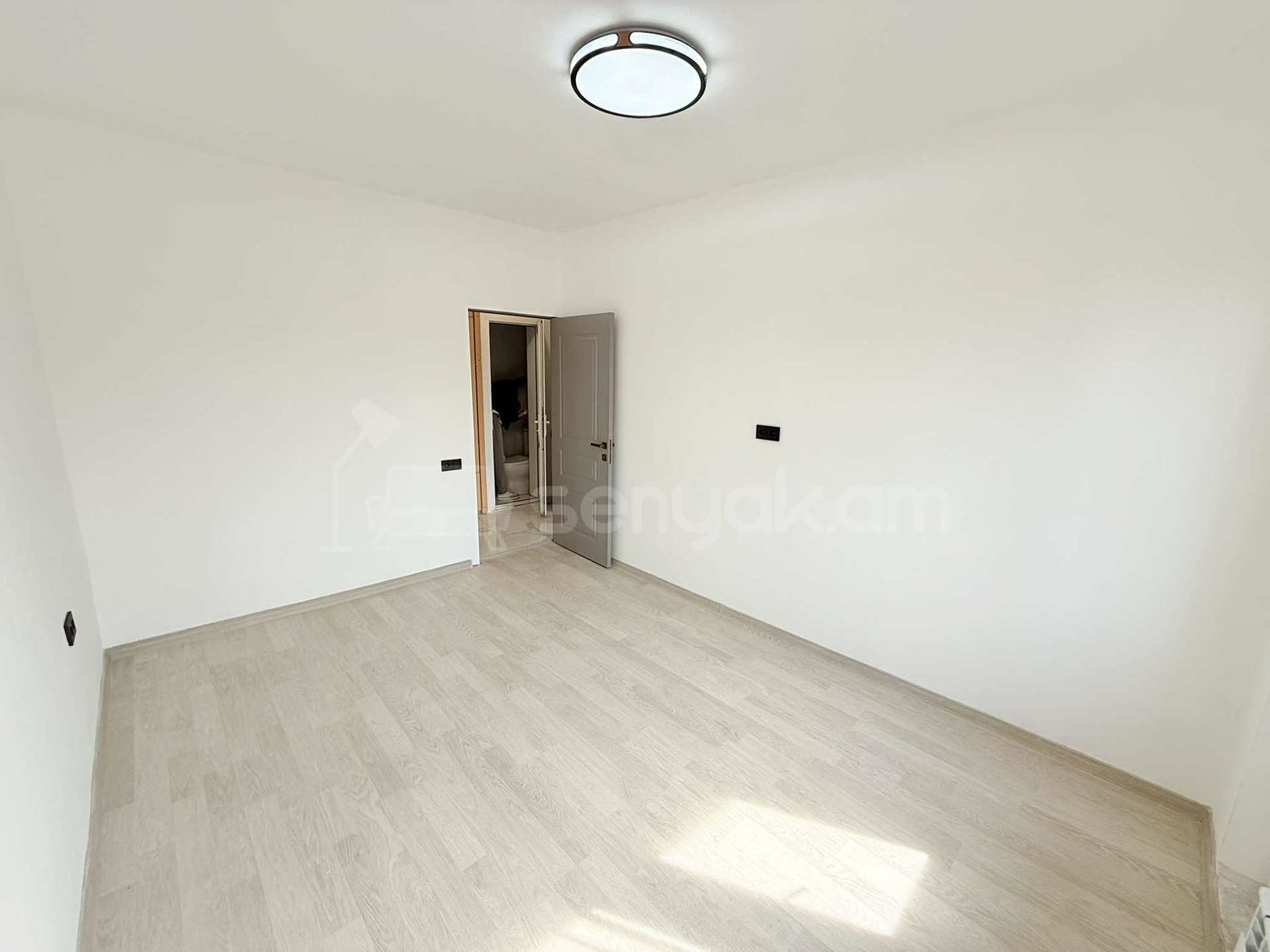 3 Սենյականոց Բնակարան, 58քմ, 2/9 հարկ, Կապիտալ Վերանորոգված
