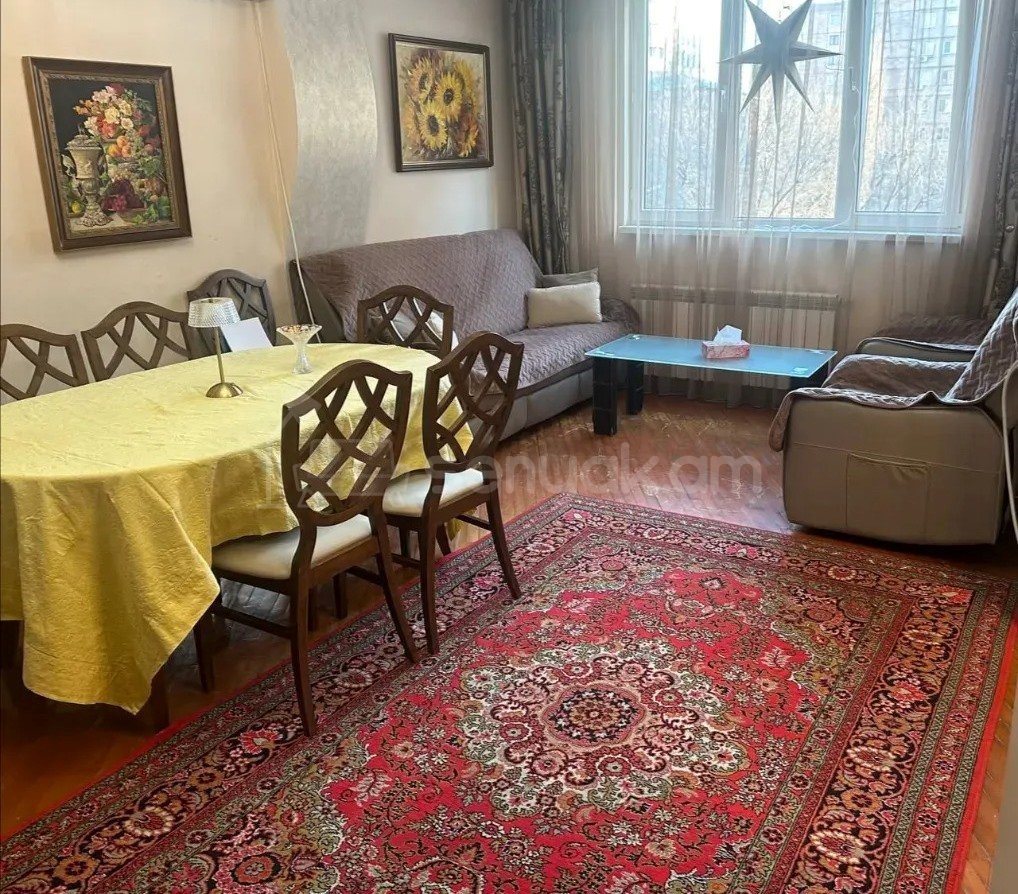 3 Սենյականոց Բնակարան Քարե Շենքում, 66քմ, 3/5 հարկ, Նորմալ Վիճակում