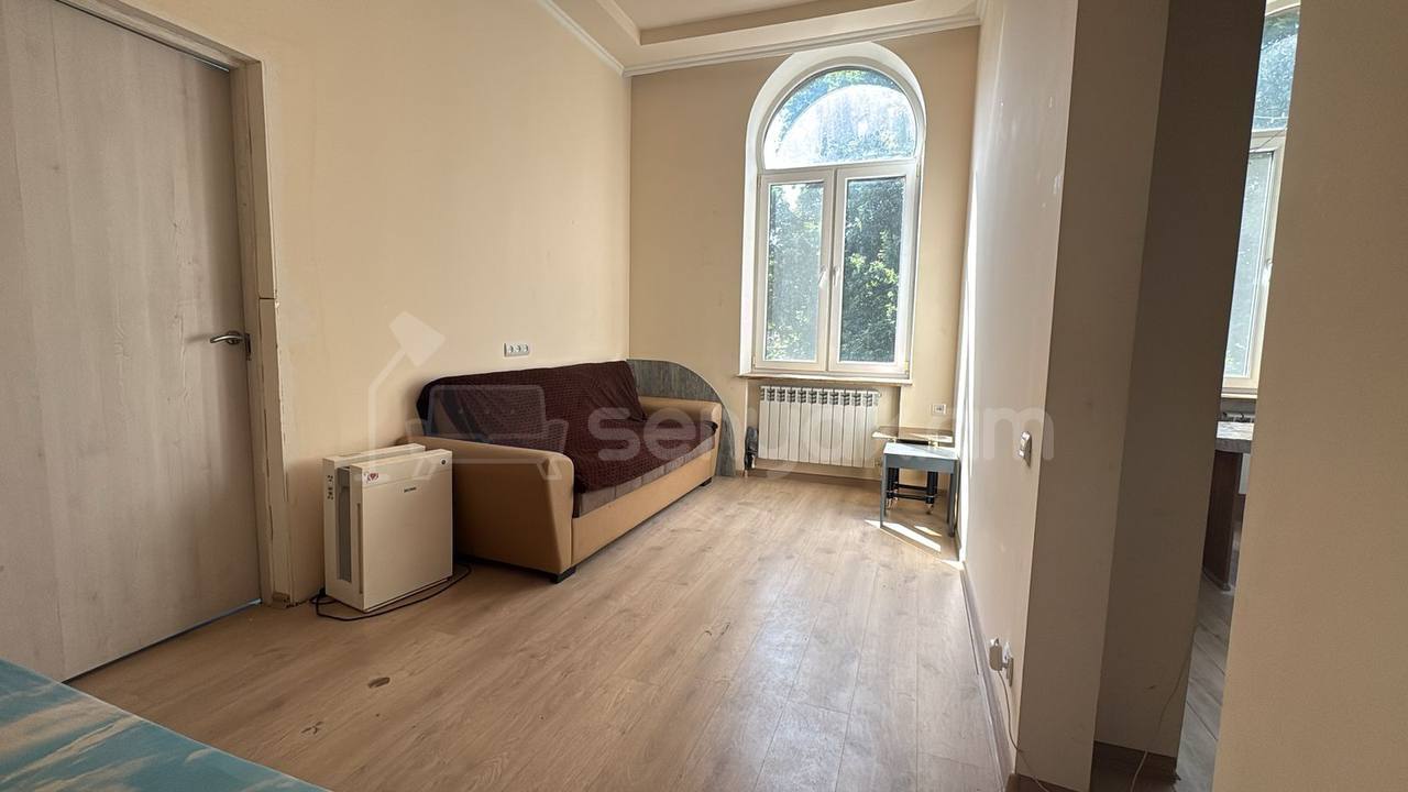 2 Սենյականոց Բնակարան Քարե Շենքում, 55քմ, 3/5 հարկ, Կապիտալ Վերանորոգված, Կահավորված, Արևկող