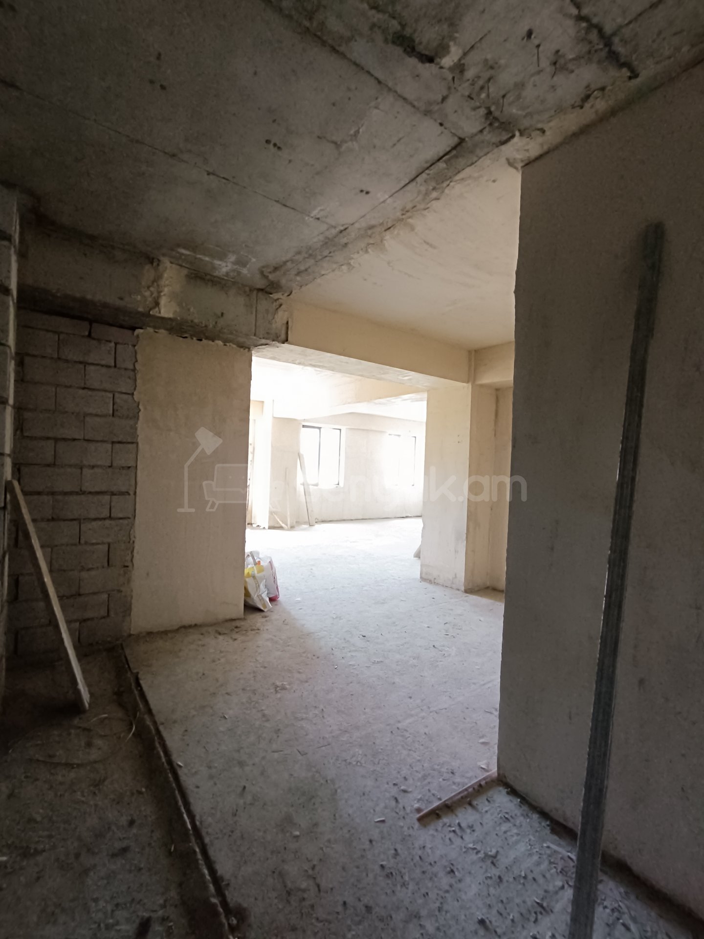 3 Սենյականոց Բնակարան Նորակառույցում, 96քմ, 3/18 հարկ, Զրոյական Վիճակում