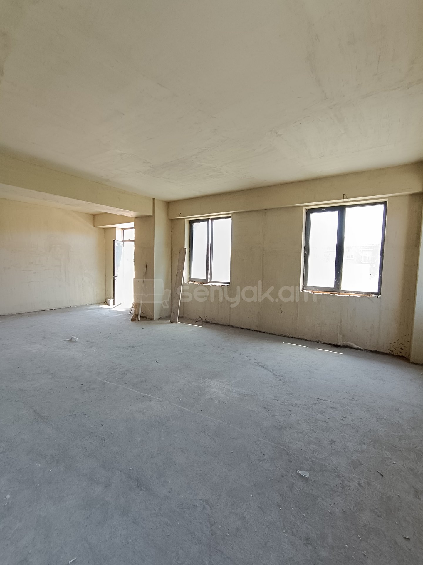 3 Սենյականոց Բնակարան Նորակառույցում, 96քմ, 3/18 հարկ, Զրոյական Վիճակում