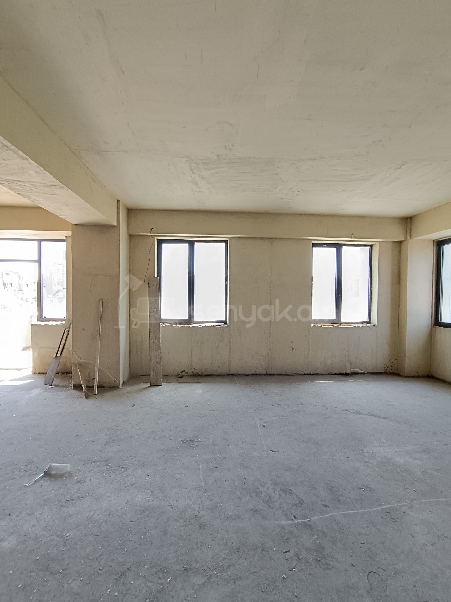 3 Սենյականոց Բնակարան Նորակառույցում, 96քմ, 3/18 հարկ, Զրոյական Վիճակում
