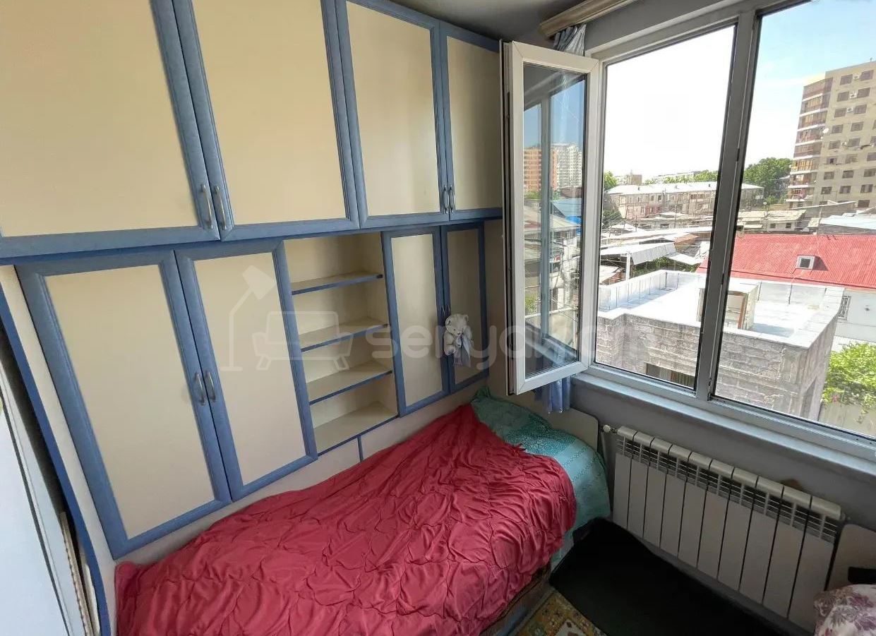 3 Սենյականոց Բնակարան Քարե Շենքում, 54քմ, 4/5 հարկ, Կապիտալ Վերանորոգված