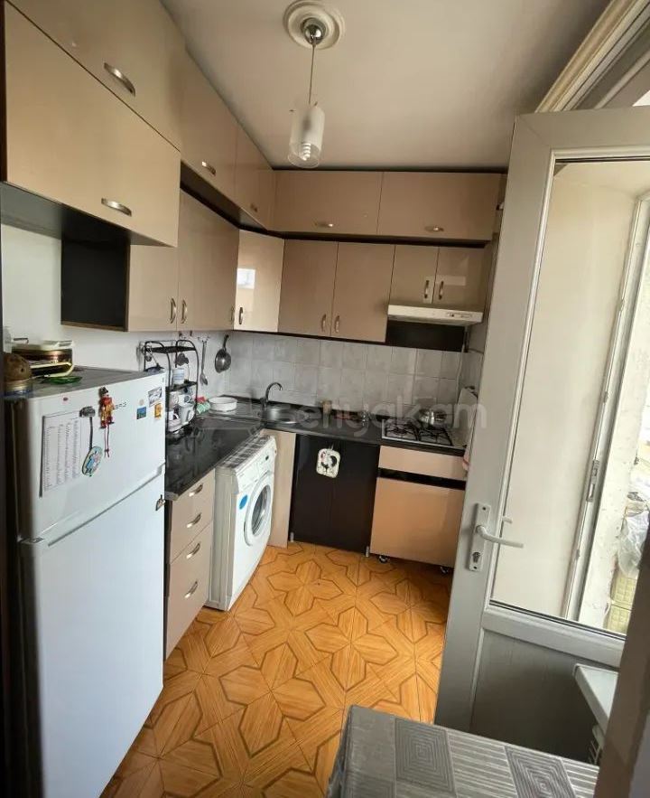 3 Սենյականոց Բնակարան Քարե Շենքում, 54քմ, 4/5 հարկ, Կապիտալ Վերանորոգված