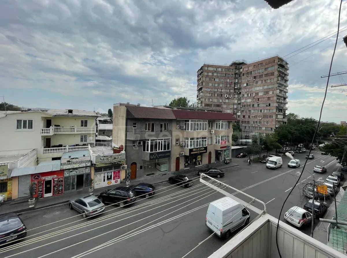 3 Սենյականոց Բնակարան Քարե Շենքում, 54քմ, 4/5 հարկ, Կապիտալ Վերանորոգված