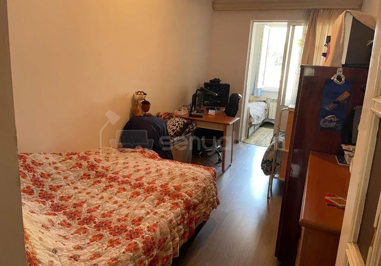 3 Սենյականոց Բնակարան Քարե Շենքում, 54քմ, 4/5 հարկ, Կապիտալ Վերանորոգված