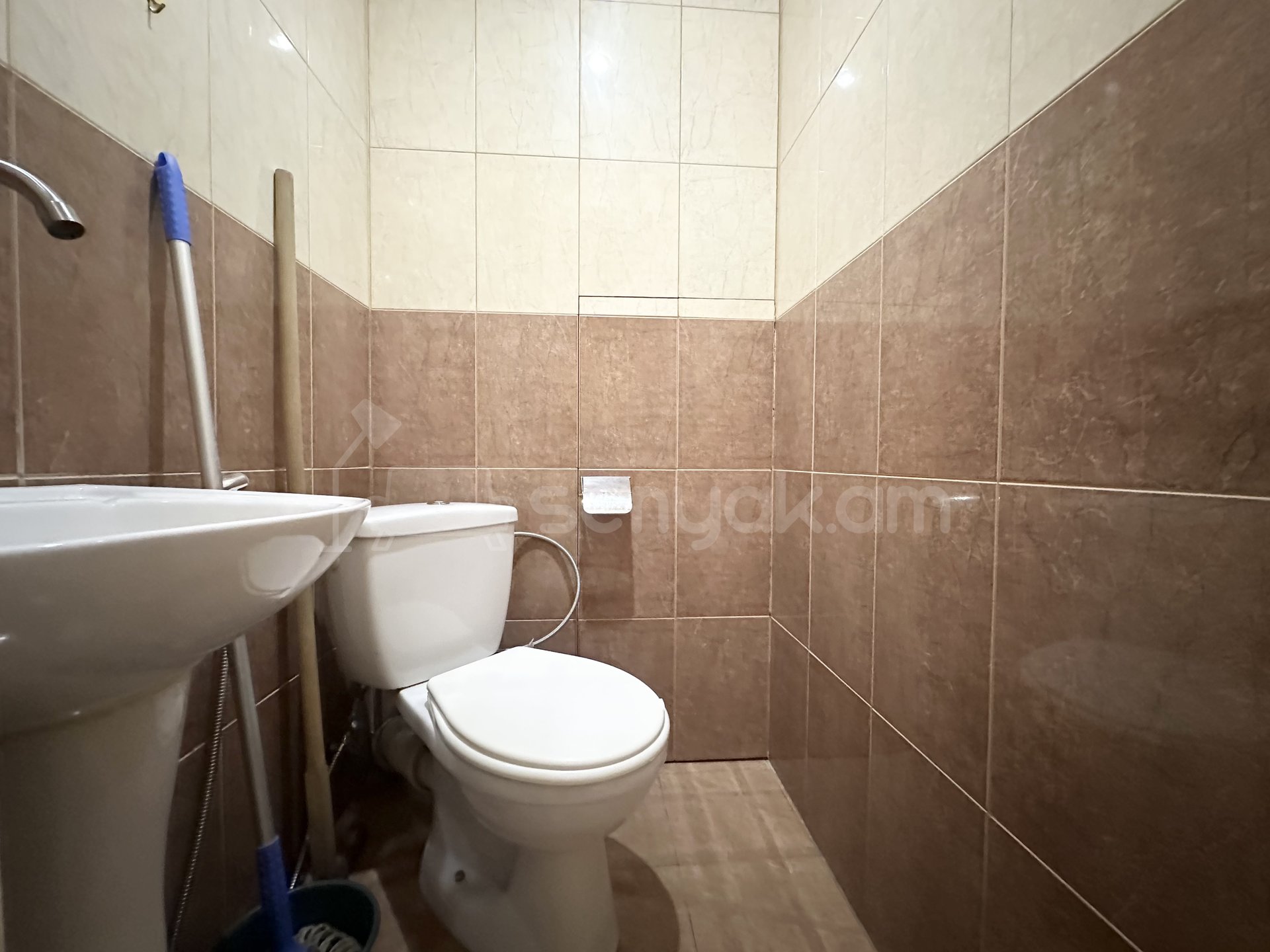 1 Սենյականոց Բնակարան Քարե Շենքում, 35քմ, 1/4 հարկ, Կապիտալ Վերանորոգված, Կահավորված, Արևկող