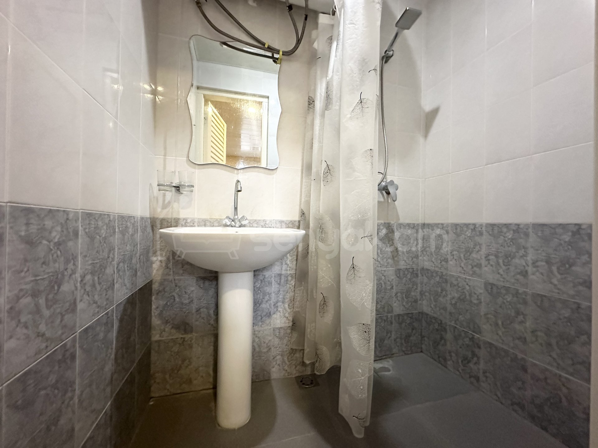 1 Սենյականոց Բնակարան Քարե Շենքում, 35քմ, 1/4 հարկ, Կապիտալ Վերանորոգված, Կահավորված, Արևկող