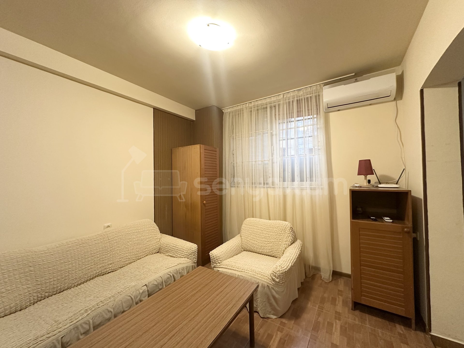 1 Սենյականոց Բնակարան Քարե Շենքում, 35քմ, 1/4 հարկ, Կապիտալ Վերանորոգված, Կահավորված, Արևկող
