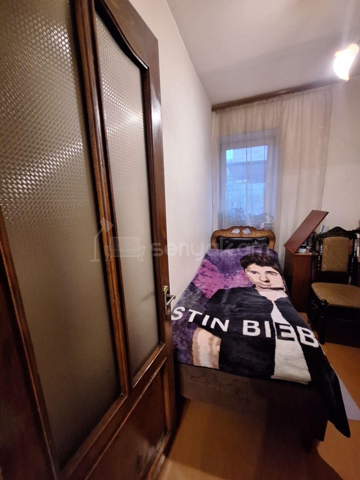 3 Սենյականոց Բնակարան Քարե Շենքում, 80քմ, 1/2 հարկ, Կոսմետիկ Վերանորոգված