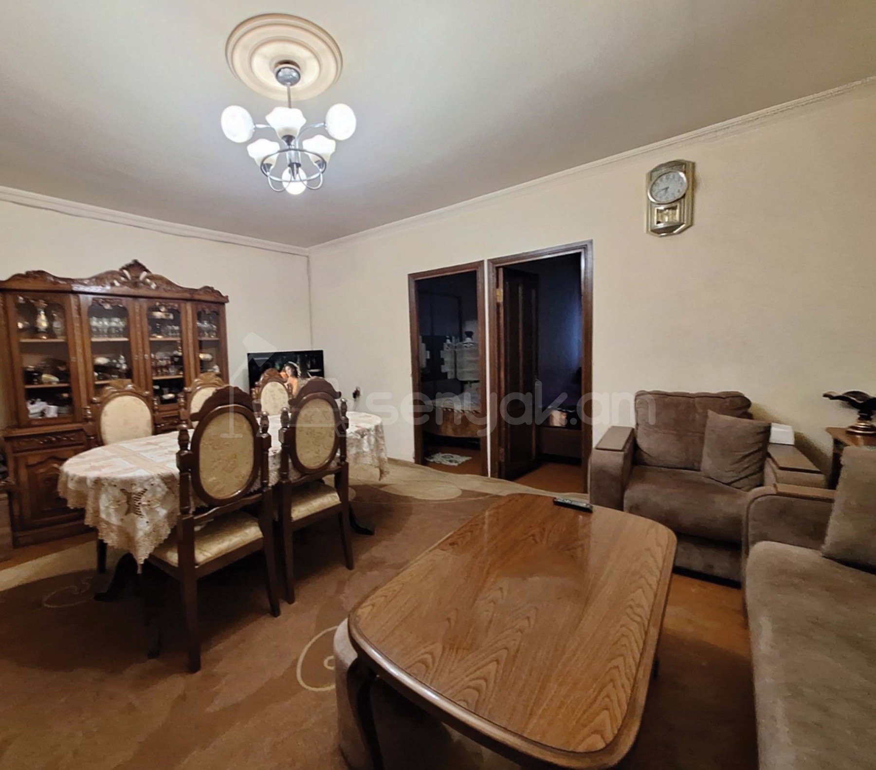 3 Սենյականոց Բնակարան Քարե Շենքում, 80քմ, 1/2 հարկ, Կոսմետիկ Վերանորոգված